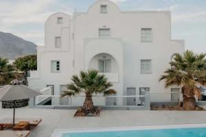 White Lily - Adults Only 16 plus, Perivolos