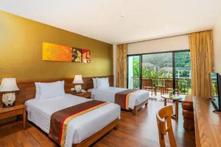 Naithonburi Beach Resort - SHA Extra Plus - 11