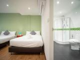 Standard Triple room with pool view