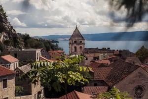 Lavander Apartments Omis, Duce