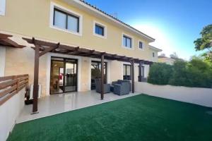 Kapparis town house, Paralimni