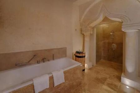 Taru Cave Suites - 118