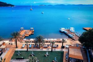 Moyo Luxury Hotel & Beach, Torba