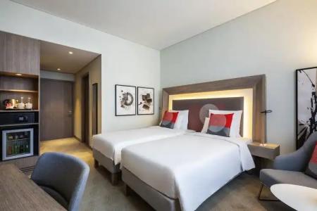 Novotel Bur Dubai - Healthcare City - 5