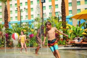 Universal's Endless Summer Resort - Dockside Inn and Suites, Orlando