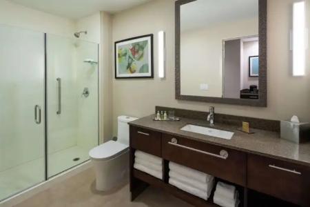 DoubleTree by Hilton Miami Doral - 108