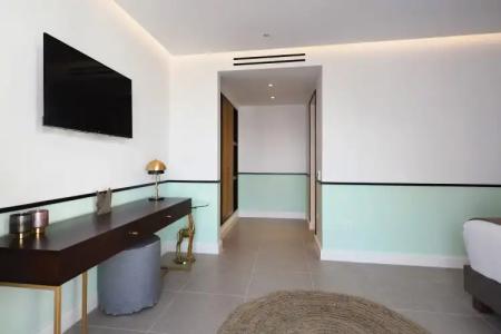 Alleys All-Suite & Spa - 173