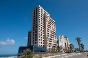 Almog Beach Apartments mgdly khvp hkrml khyph, Haifa