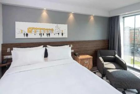 Hampton By Hilton Poznan Old Town - 40