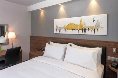 Hampton By Hilton Poznan Old Town - 37