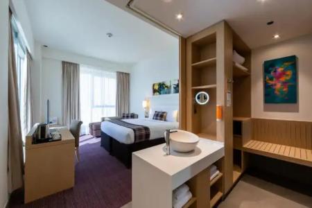 Premier Inn Dubai Dragon Mart - 98