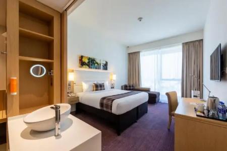 Premier Inn Dubai Dragon Mart - 94