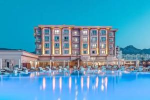 LES AMBASSADEURS Ultra Luxury Beachfront Resort & Maldives Villas & Casino & Yacht Marina, Kyrenia