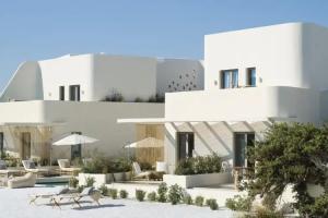 White Pebble Suites, Apollonia