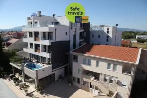 Premium Berlin with Pool, Ulcinj