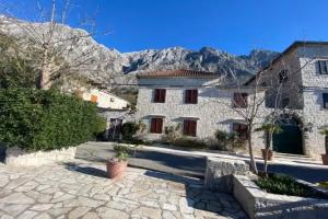 Casa Pasinovic, Kotor