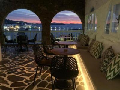 Yalos Sunset view Mykonos town private rooms - 11