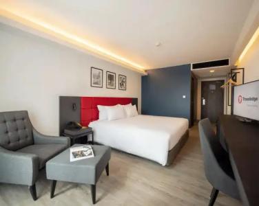 Travelodge Phuket Town - 2