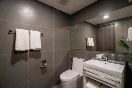 Travelodge Phuket Town - 45