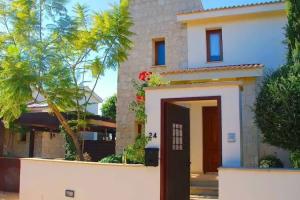 3 bedroom Villa Cardia with private pool, Aphrodite Hills Resort, Kouklia