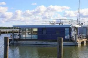 Houseboat Floating House "Luisa", Ribnitz-Damgarten, Ribnitz-Damgarten