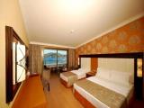 Standard Triple room with sea view