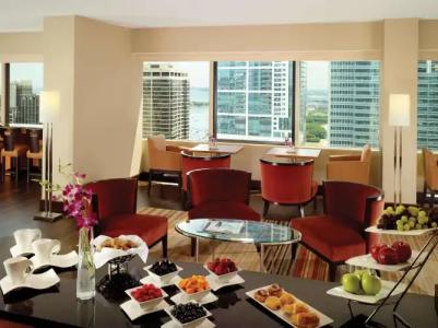 Swissotel Chicago - 10