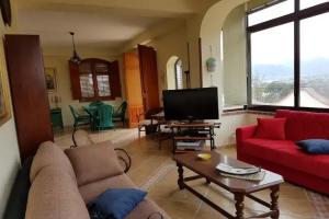 Villa del Golfo Urio with swimming pool shared by the two apartments, Santa Flavia