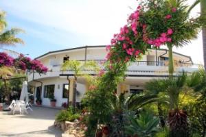 Hotel Incoronato, Capo Vaticano