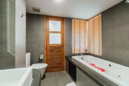 The Lunar Patong - SHA Certified - 129