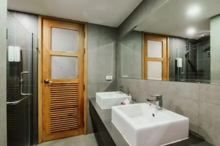 The Lunar Patong - SHA Certified - 130