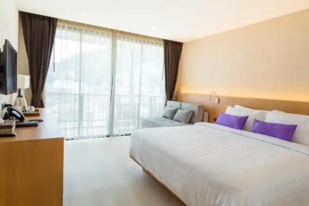 The Lunar Patong - SHA Certified - 77