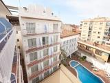 Standard Quadruple room with pool view