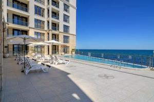 Cabacum Plaza Beach Apartments - Parking & High-Speed WiFi, Golden Sands