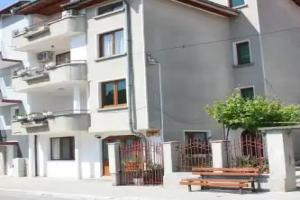 Apartments Yana, Obzor