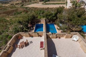 Fieldend B&B, Gharb