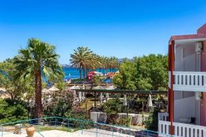 Eden Beach Hotel, Agia Marina