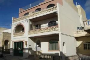 Tal-Marga B&B, Qala