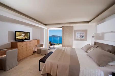 Elounda Peninsula All Suite, Six Senses Spa - 2