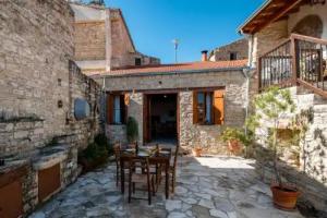 Constantias stone houses, Lofou