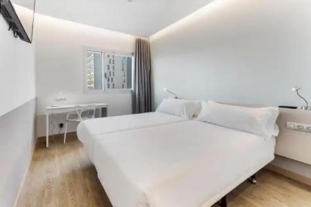 B&B Barcelona Viladecans - 36