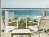 Room with balcony and Oceanfront