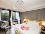 Deluxe room with garden view