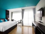 Deluxe room with balcony and with city view