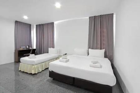 Pula Silom - 68