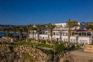 Vrachia Beach Hotel & Suites - Adults Only, Paphos