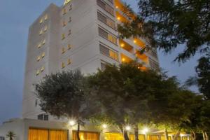 Almond Business Hotel, Nicosia