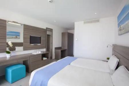 Limanaki Beach & Suites - 141