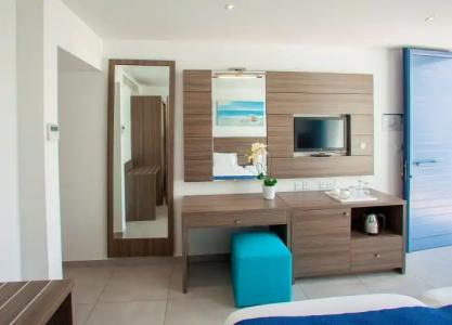 Limanaki Beach & Suites - 128