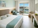 Double room with partial sea view